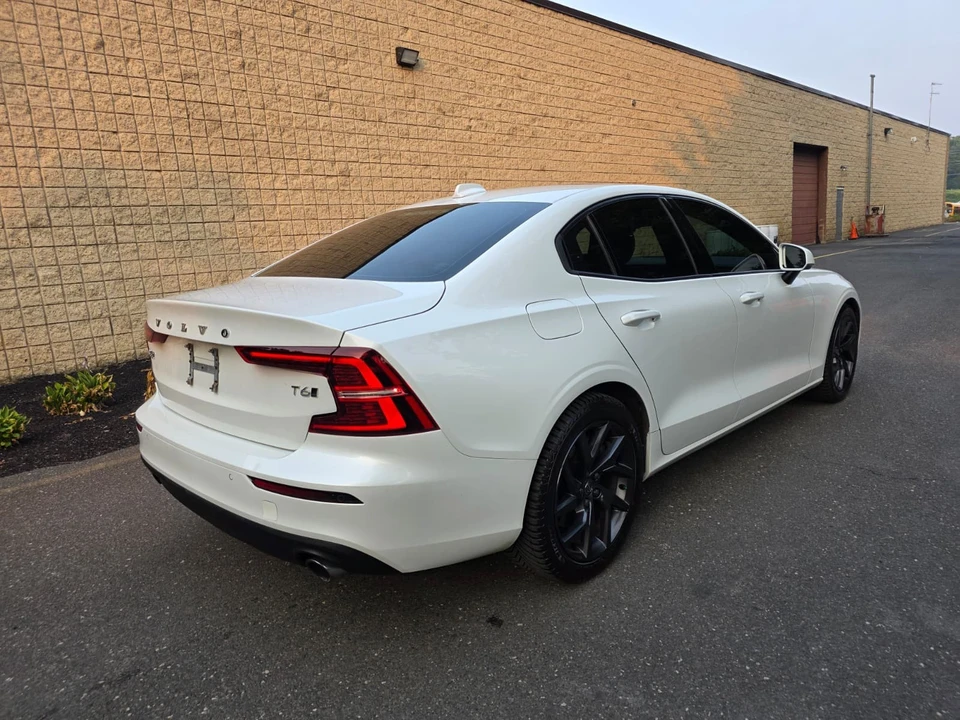 2019 Volvo S60 3rd Gen - Image 11 of 31