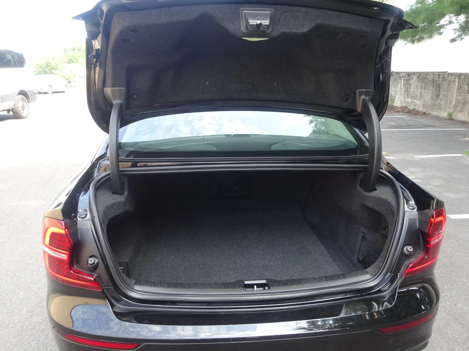 2019 Volvo S60 3rd Gen - Image 18 of 31