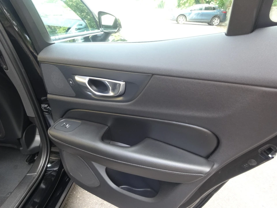 2019 Volvo S60 3rd Gen - Image 17 of 31