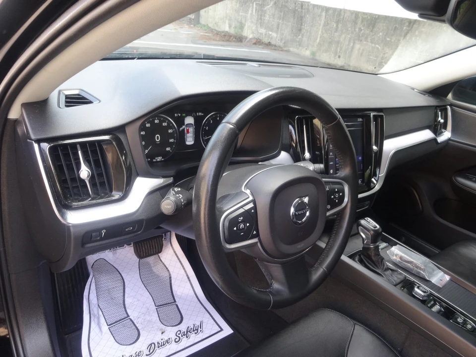 2019 Volvo S60 3rd Gen - Image 22 of 31