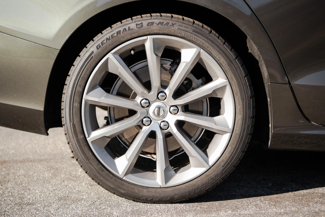2019 Volvo S60 3rd Gen - Image 26 of 31