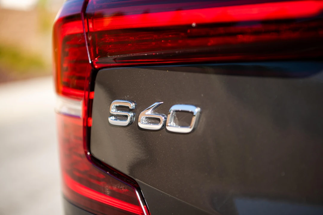 2019 Volvo S60 3rd Gen - Image 15 of 31