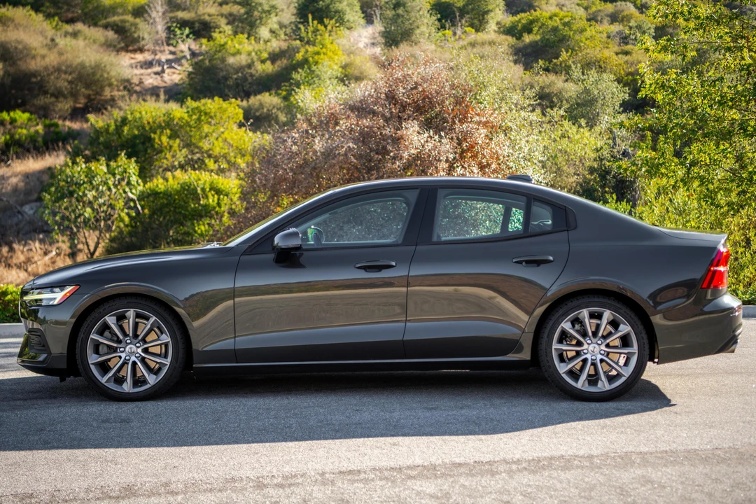 2019 Volvo S60 3rd Gen - Image 3 of 31