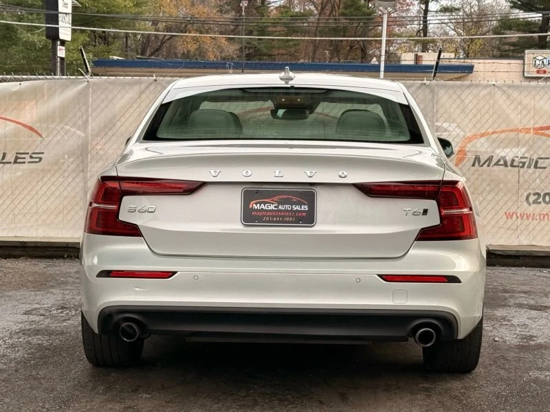 2019 Volvo S60 3rd Gen - Image 10 of 12