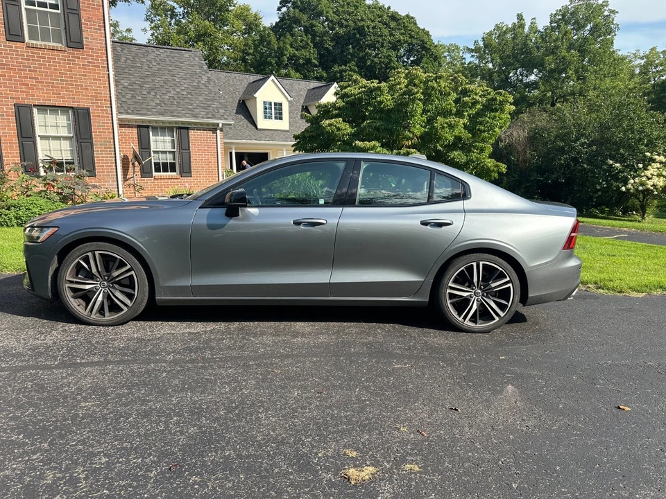2019 Volvo S60 3rd Gen - Image 2 of 4