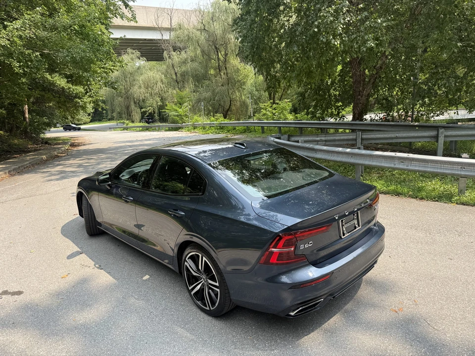 2019 Volvo S60 3rd Gen - Image 27 of 31