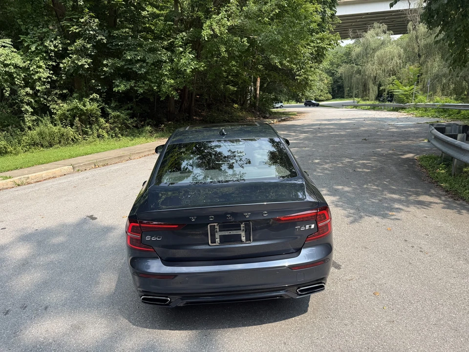 2019 Volvo S60 3rd Gen - Image 23 of 31
