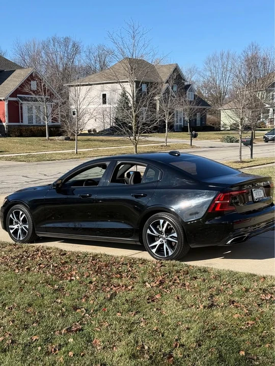 2019 Volvo S60 3rd Gen - Image 17 of 20