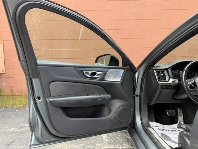 2019 Volvo S60 3rd Gen - Image 15 of 21
