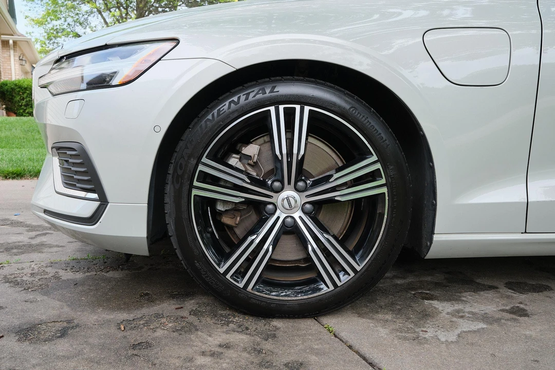 2019 Volvo S60 3rd Gen - Image 18 of 31