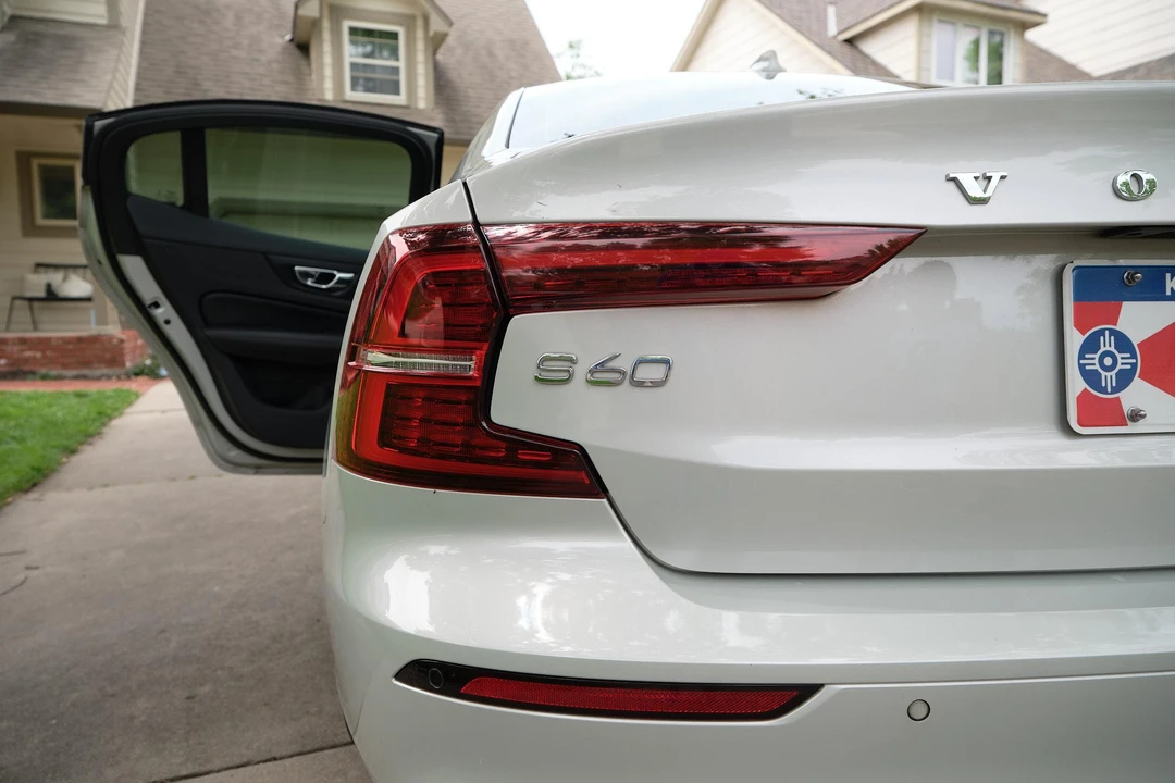 2019 Volvo S60 3rd Gen - Image 13 of 31