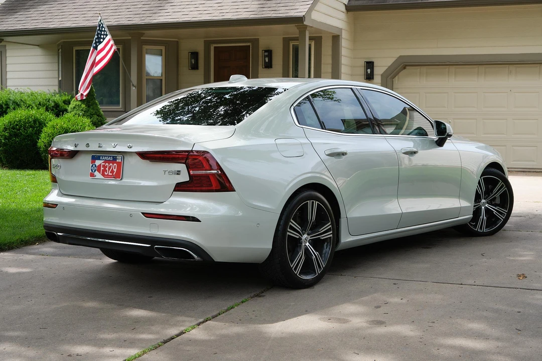 2019 Volvo S60 3rd Gen - Image 9 of 31