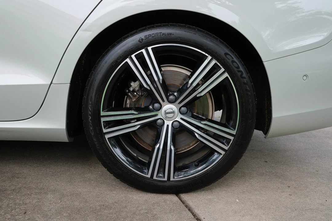 2019 Volvo S60 3rd Gen - Image 19 of 31