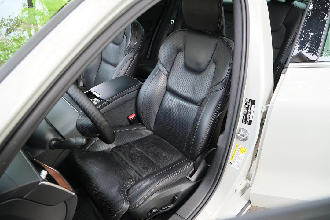 2019 Volvo S60 3rd Gen - Image 23 of 31