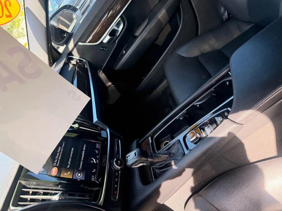 2019 Volvo S90 - Image 12 of 20