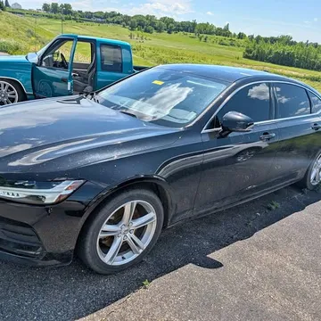 2019 Volvo S90 T5 Momentum Sedan 4D
