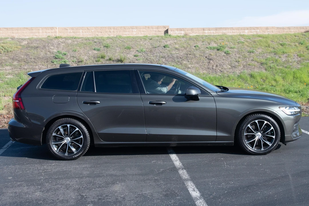 2019 Volvo V60 2nd Gen - Image 3 of 31