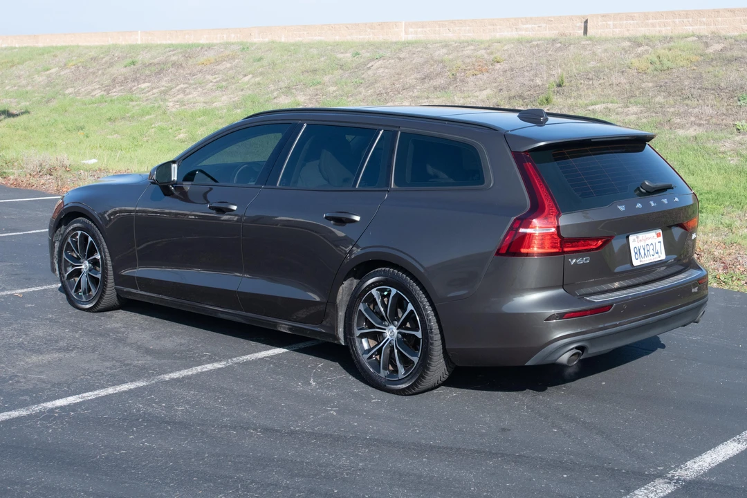 2019 Volvo V60 2nd Gen - Image 9 of 31