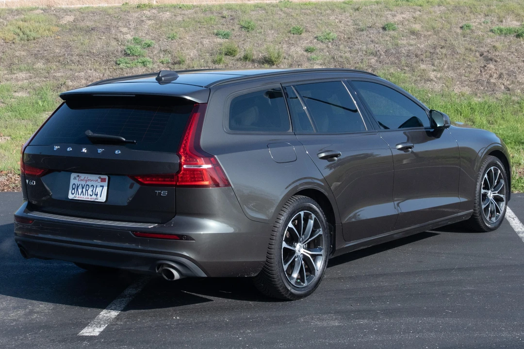 2019 Volvo V60 2nd Gen - Image 4 of 31