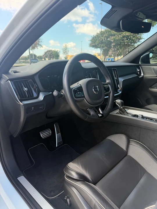 2019 Volvo V60 2nd Gen - Image 9 of 19