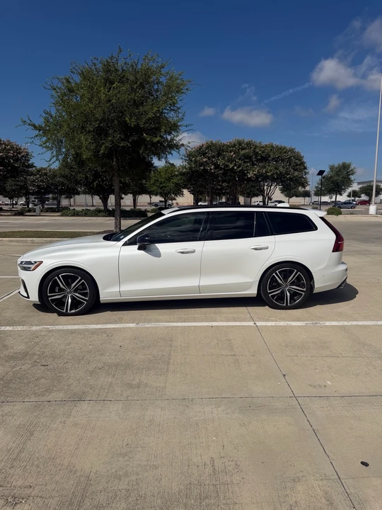 2019 Volvo V60 2nd Gen - Image 2 of 19
