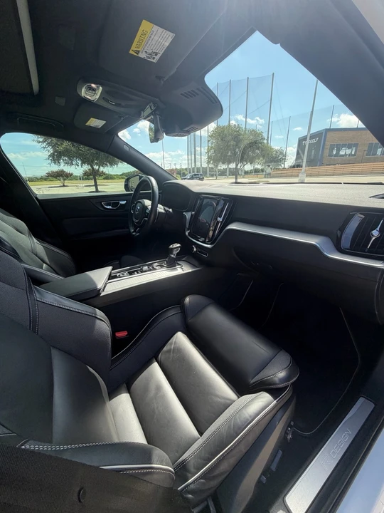 2019 Volvo V60 2nd Gen - Image 16 of 19