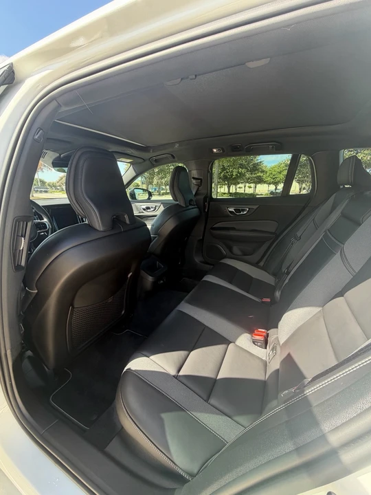 2019 Volvo V60 2nd Gen - Image 12 of 19