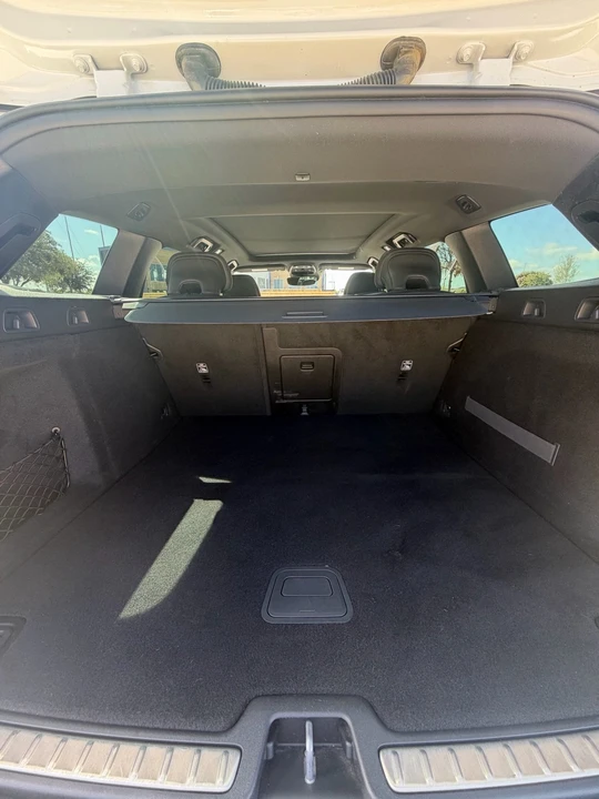2019 Volvo V60 2nd Gen - Image 13 of 19