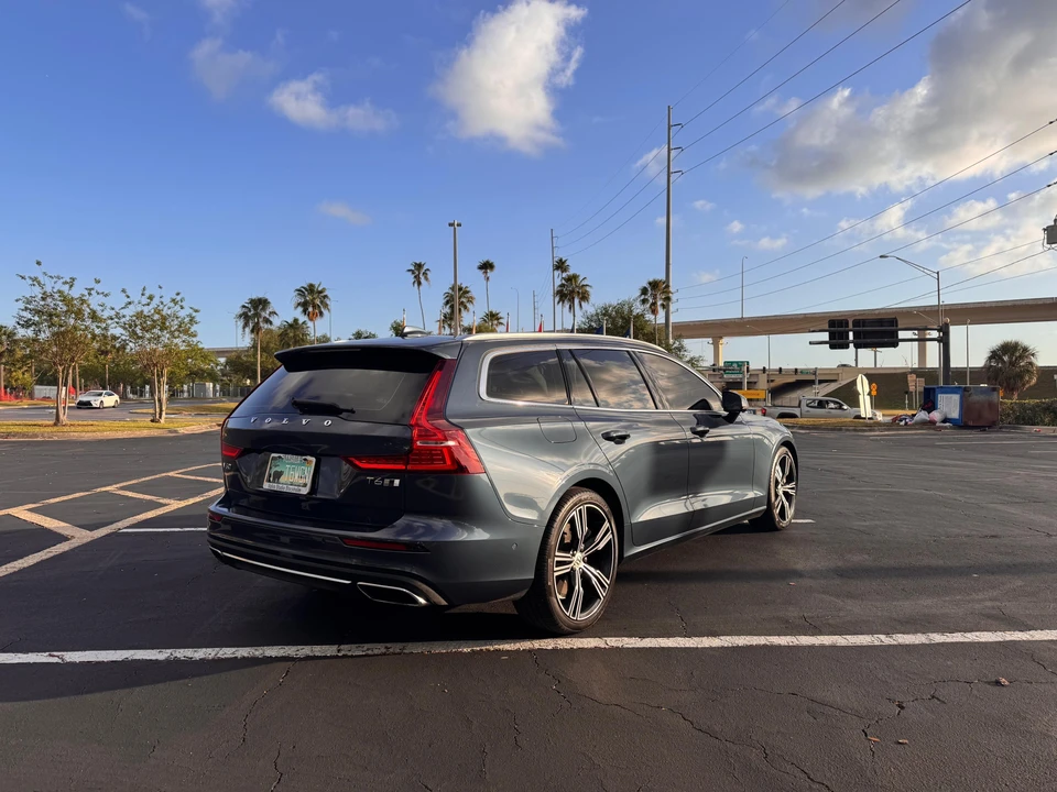 2019 Volvo V60 2nd Gen - Image 15 of 31