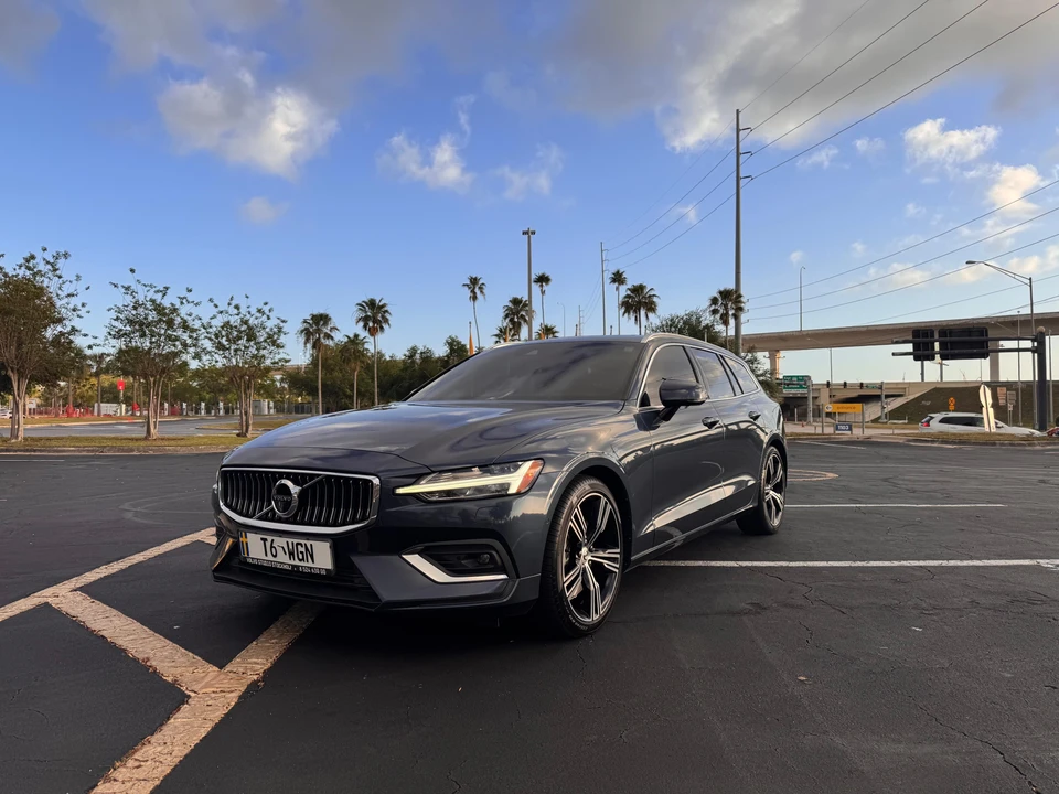 2019 Volvo V60 2nd Gen - Image 8 of 31