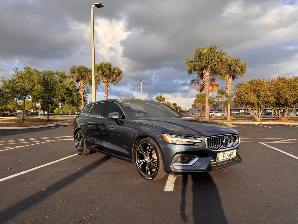 2019 Volvo V60 2nd Gen - Image 17 of 31