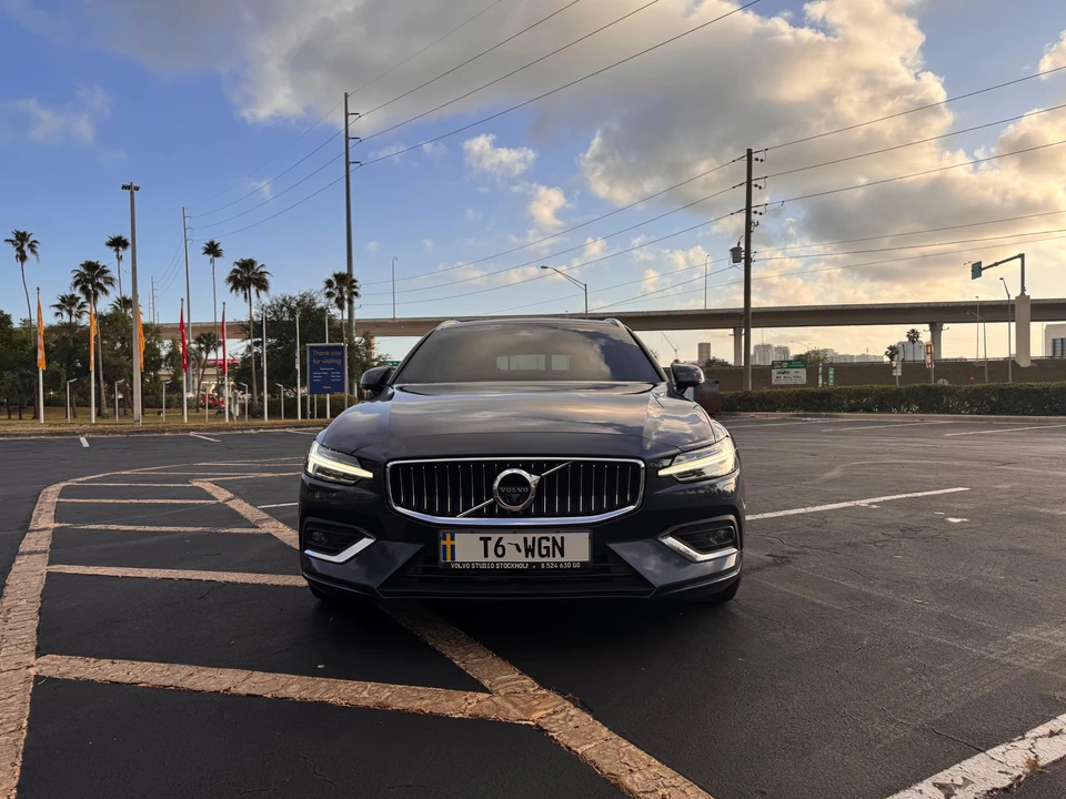 2019 Volvo V60 2nd Gen - Image 7 of 31