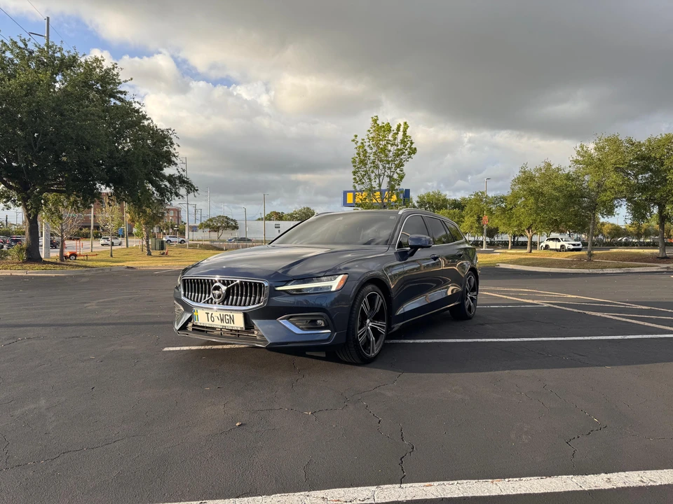 2019 Volvo V60 2nd Gen - Image 9 of 31
