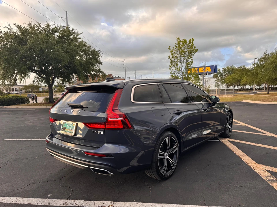 2019 Volvo V60 2nd Gen - Image 14 of 31