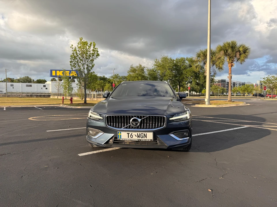 2019 Volvo V60 2nd Gen - Image 6 of 31