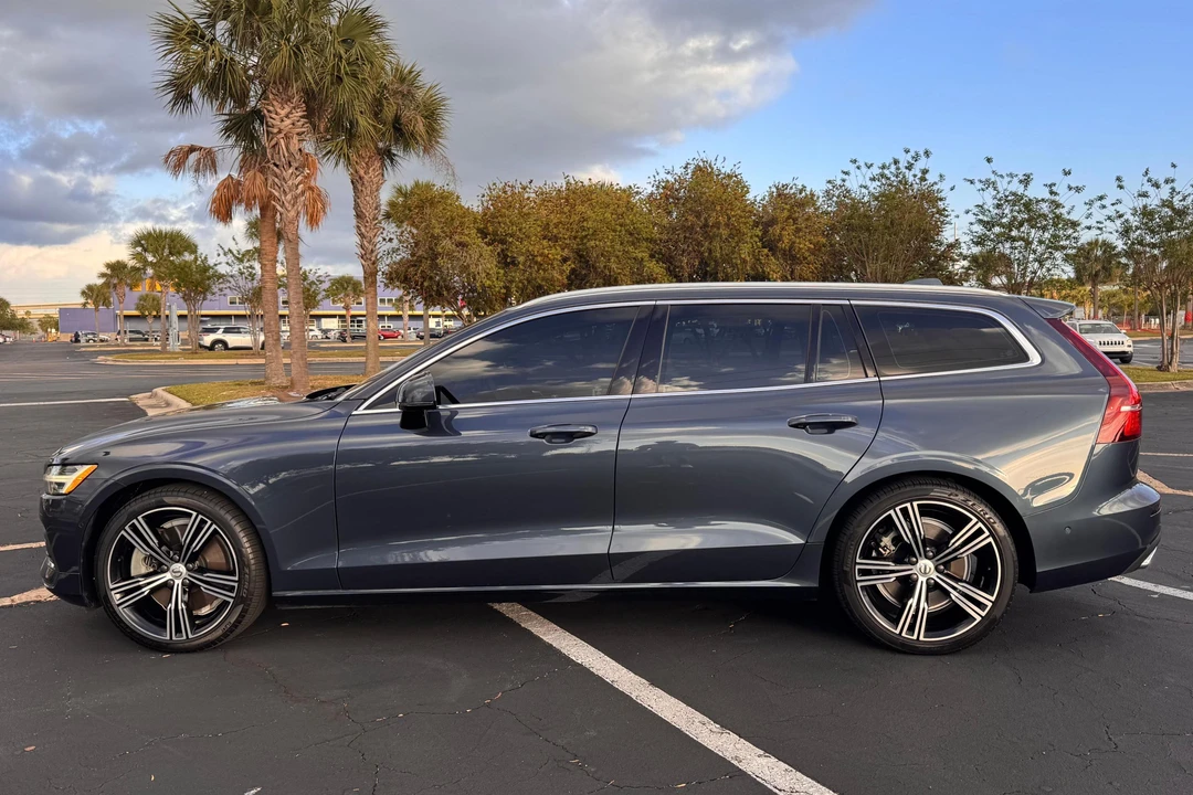 2019 Volvo V60 2nd Gen - Image 3 of 31