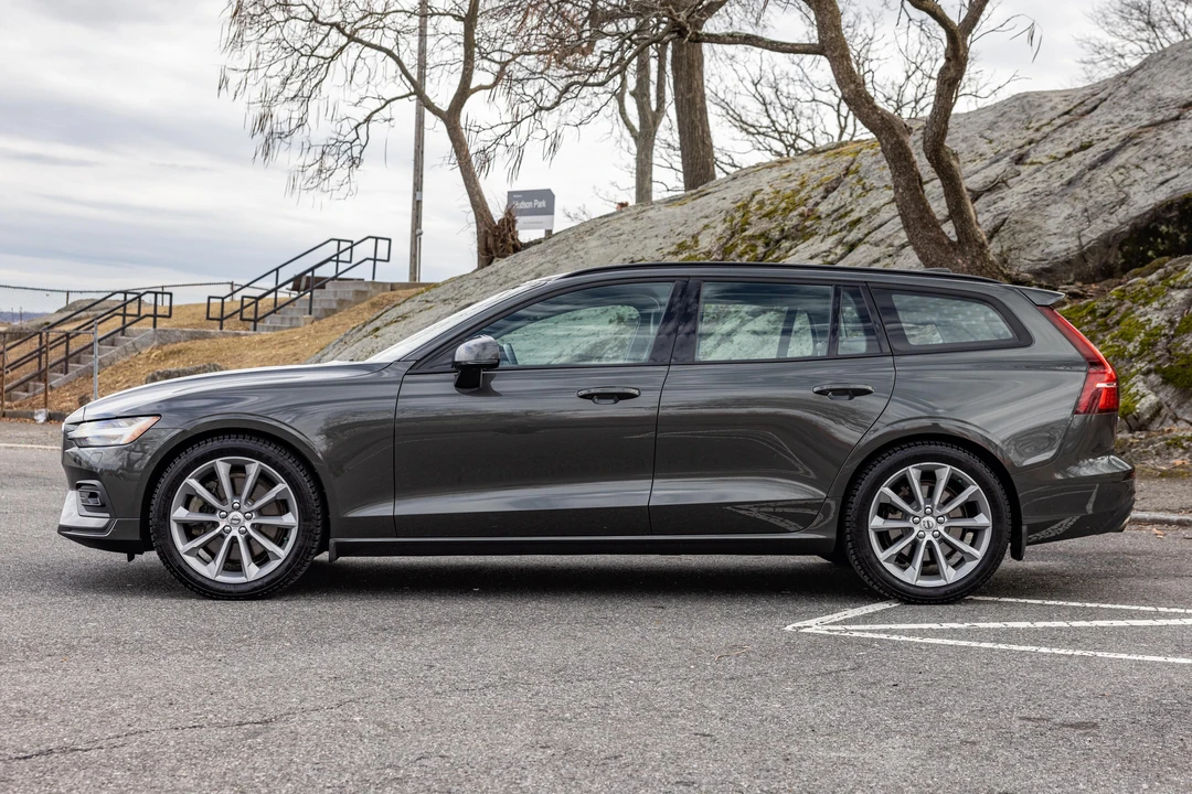 2019 Volvo V60 2nd Gen - Image 8 of 31