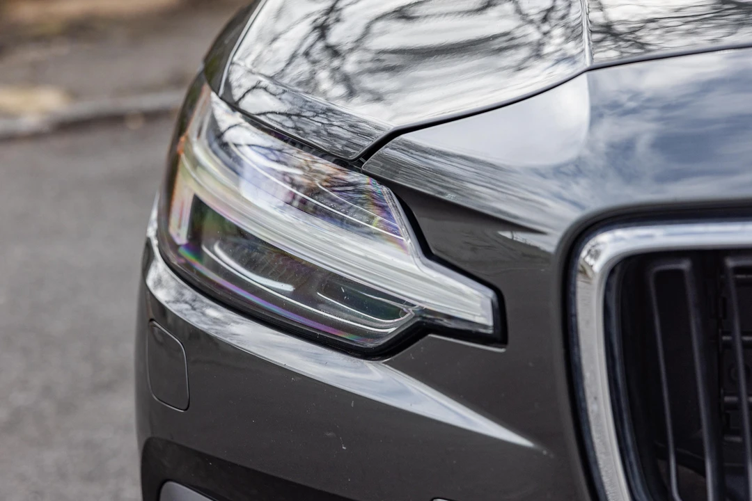 2019 Volvo V60 2nd Gen - Image 16 of 31