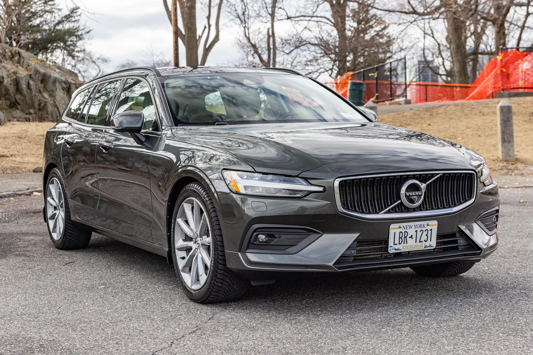 2019 Volvo V60 2nd Gen - Image 14 of 31
