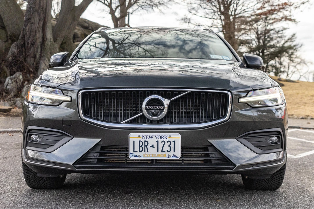 2019 Volvo V60 2nd Gen - Image 6 of 31