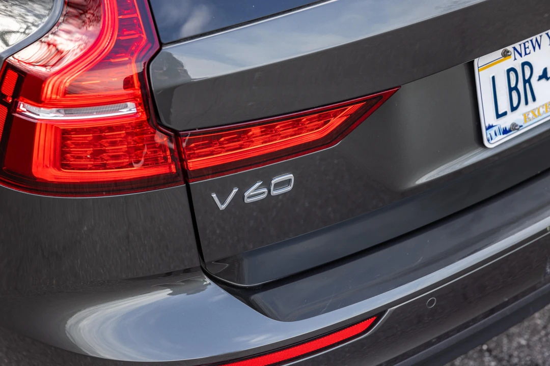 2019 Volvo V60 2nd Gen - Image 28 of 31