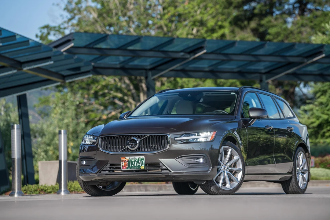 2019 Volvo V60 2nd Gen - Image 7 of 31