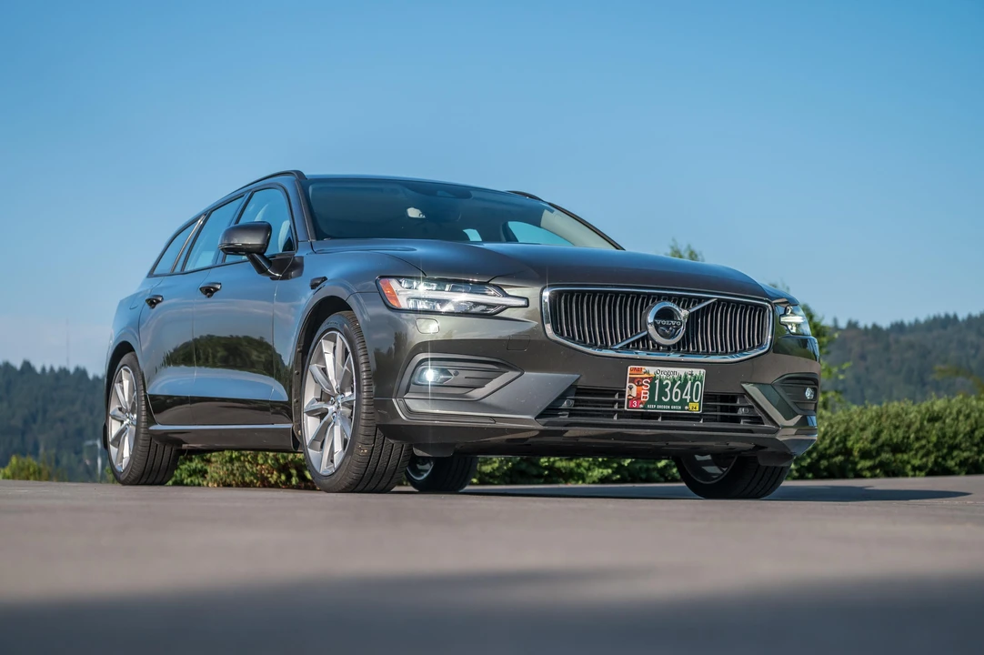 2019 Volvo V60 2nd Gen - Image 14 of 31