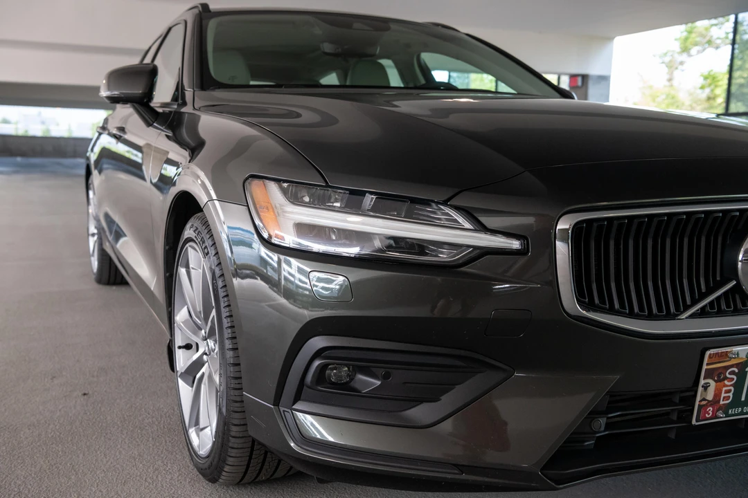 2019 Volvo V60 2nd Gen - Image 15 of 31