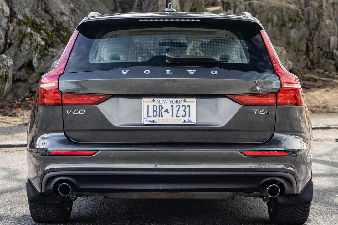2019 Volvo V60 2nd Gen - Image 5 of 31
