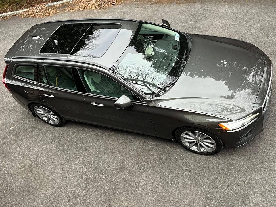2019 Volvo V60 2nd Gen - Image 13 of 31