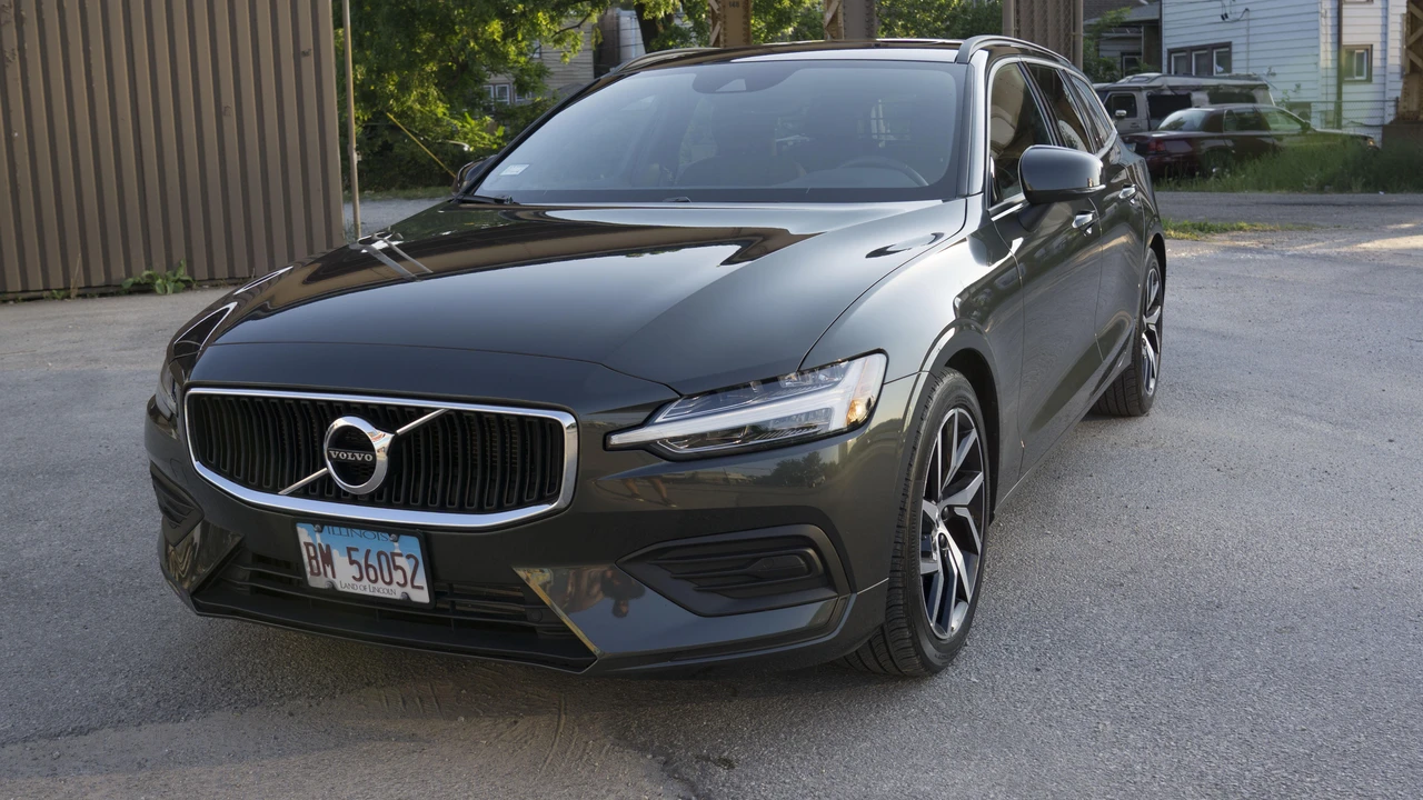 2019 Volvo V60 2nd Gen - Image 9 of 31