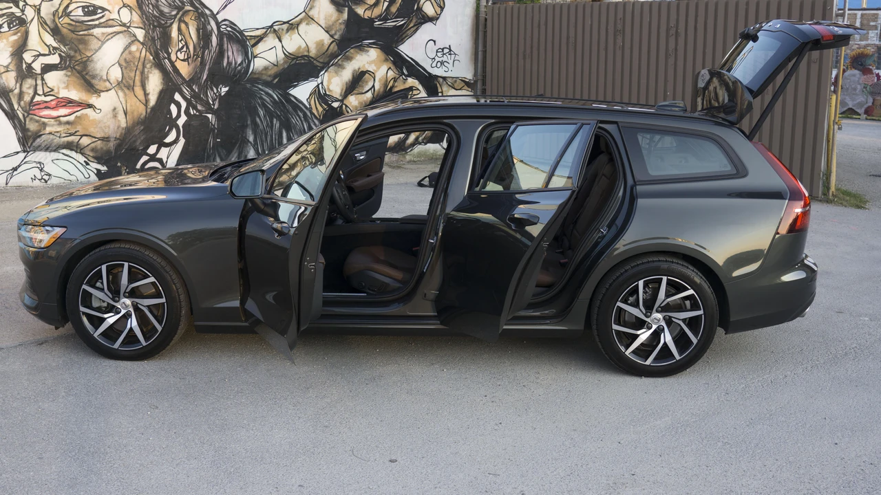 2019 Volvo V60 2nd Gen - Image 27 of 31