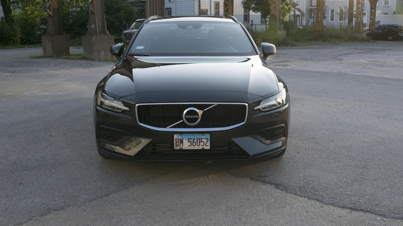 2019 Volvo V60 2nd Gen - Image 6 of 31