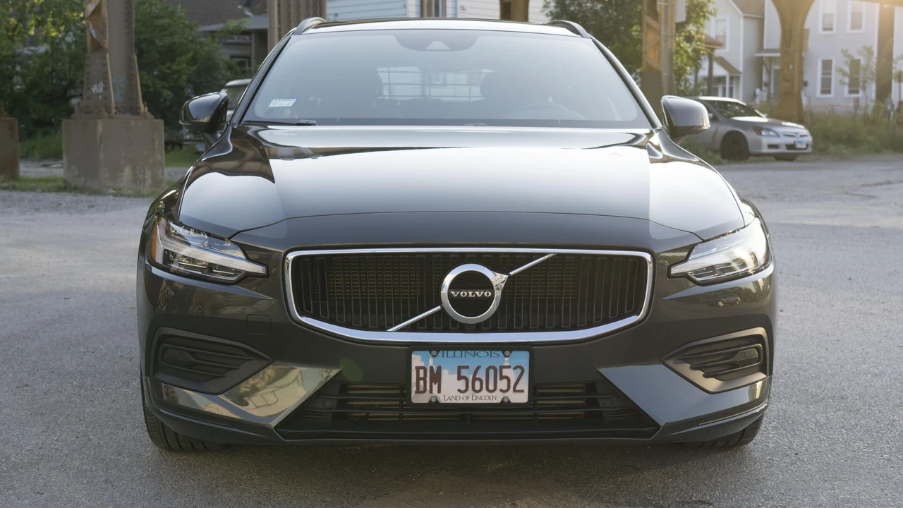 2019 Volvo V60 2nd Gen - Image 8 of 31